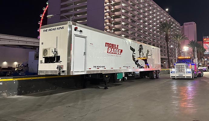 Mobile range container on the street
